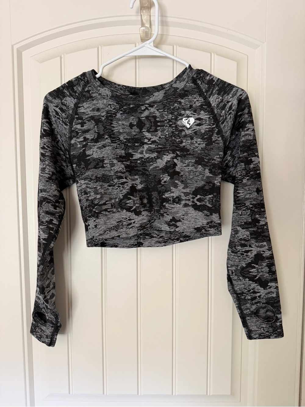 Gray Camo Long-Sleeve Cropped Top - Unbranded